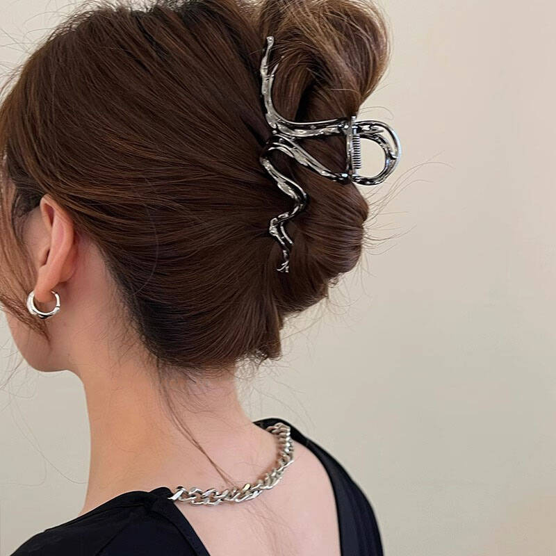 Unique Metal Irregular Shark Hair Claw Trendy Punk Black Silver Color Hair Crab Clip Clamp Women Hairpin Korean Hair Accessories