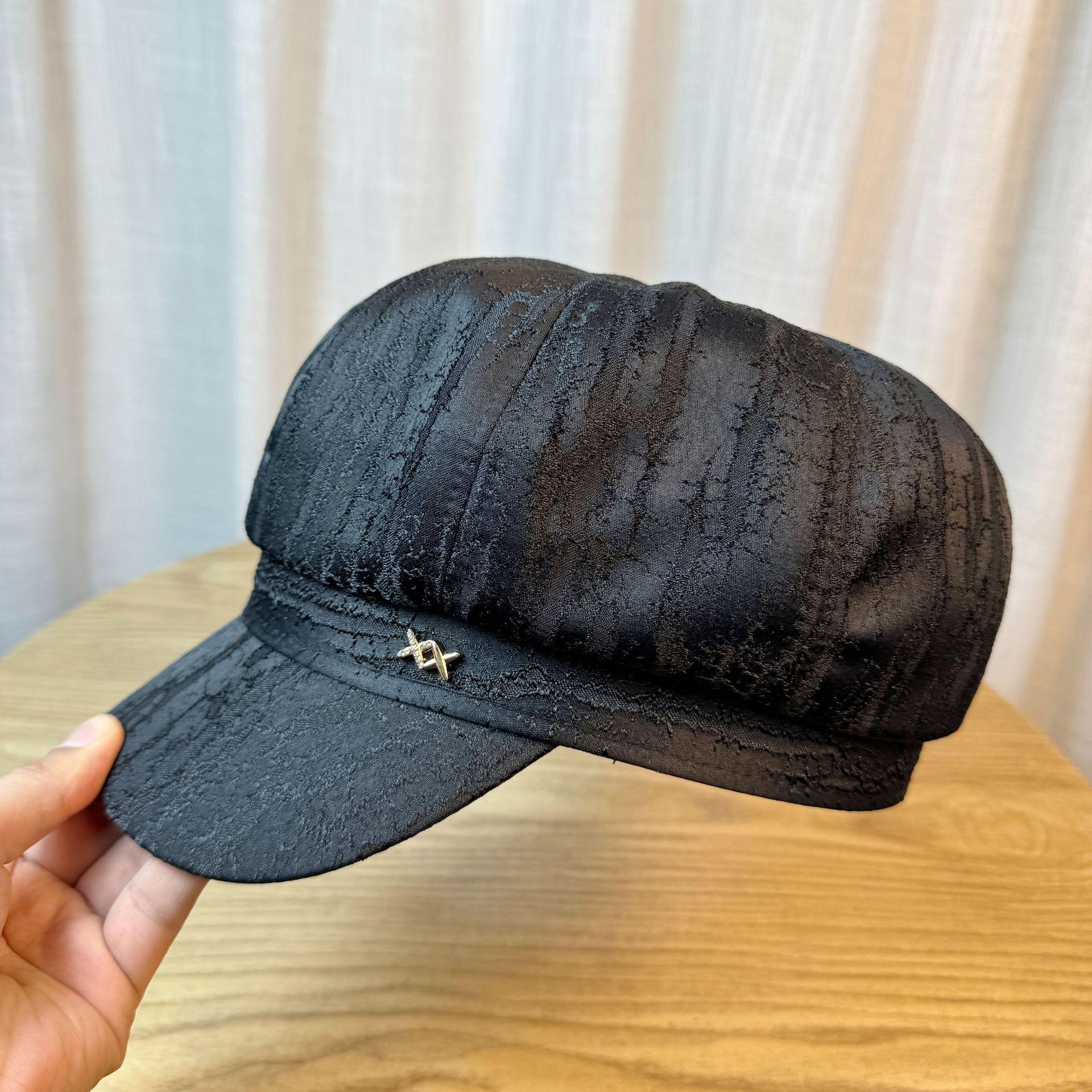 

Шляпы для женщин на осень и зиму Маленькая черная восьмиугольная шляпа в корейском стиле Трендовая новая универсальная шляпа художника Берет с козырьком Подчеркивающая лицо Adjustable