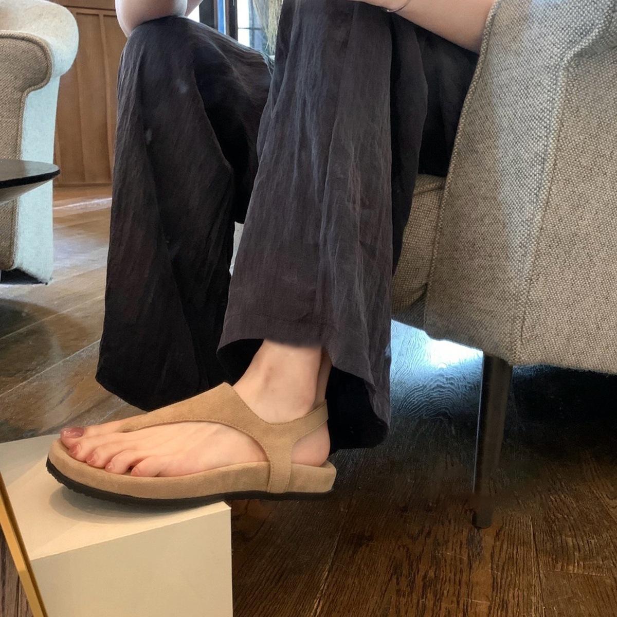 

Cowhide version~ Genuine leather niche retro temperament pinched feet Roman sandals women s 2025 new casual sandals flip-flops 40