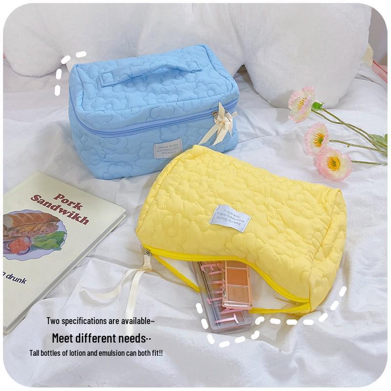 Kawaii Cloud Makeup Bag: Soft, Cute, Large-Capacity, Portable, 3D Storage for Dorms