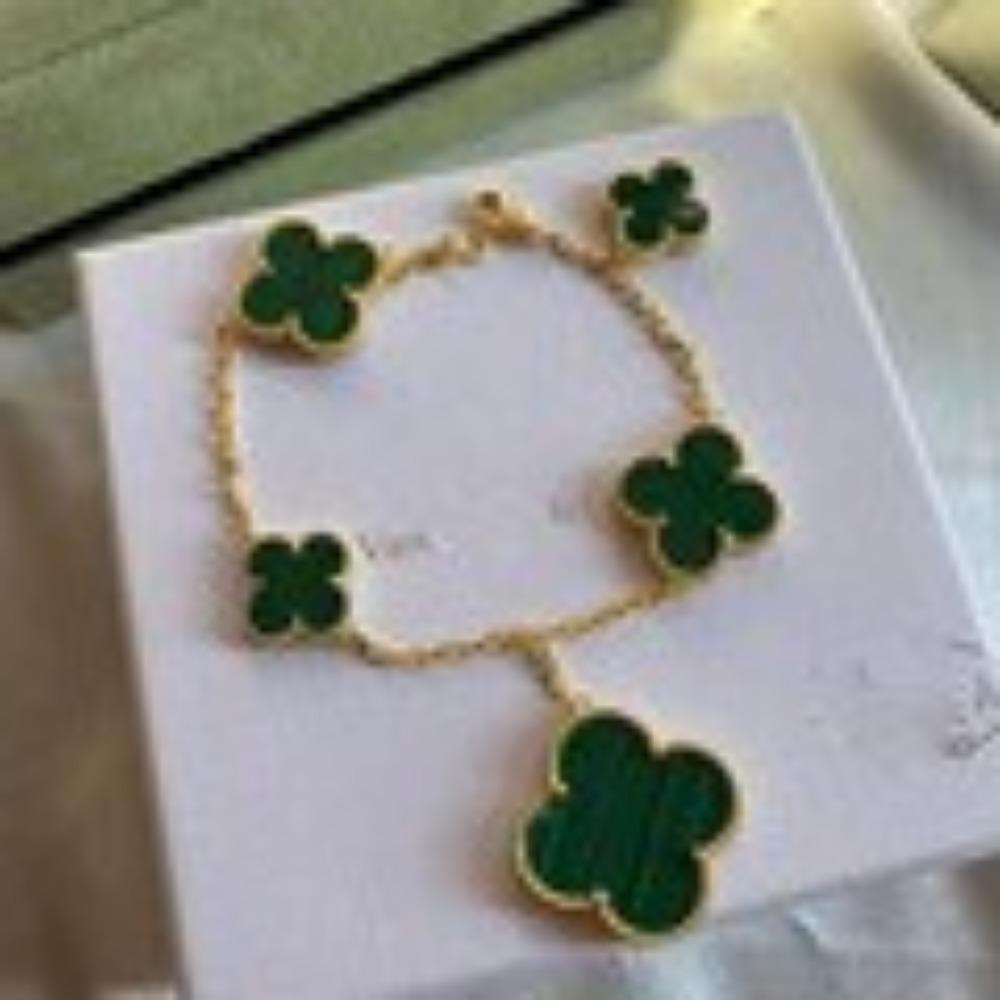 High Version New Fashion All-match 6 Flower Irregular Lucky Clover Bracelet Female Light Luxury Fashion Beautiful Four-leaf Clover Bracelet