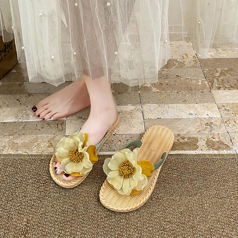 Women's 3D Floral Flat Sandals Boho Braided Flower Flip Flops Lightweight Slide Shoes Summer Non-Slip Slippers Open Toe Beach Dress Shoes for Women