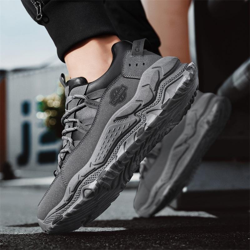 2026 New Thick Soled Comfortable Breathable Outdoor Sports Hiking Retro Labor Protection Casual Sports Men's Shoes