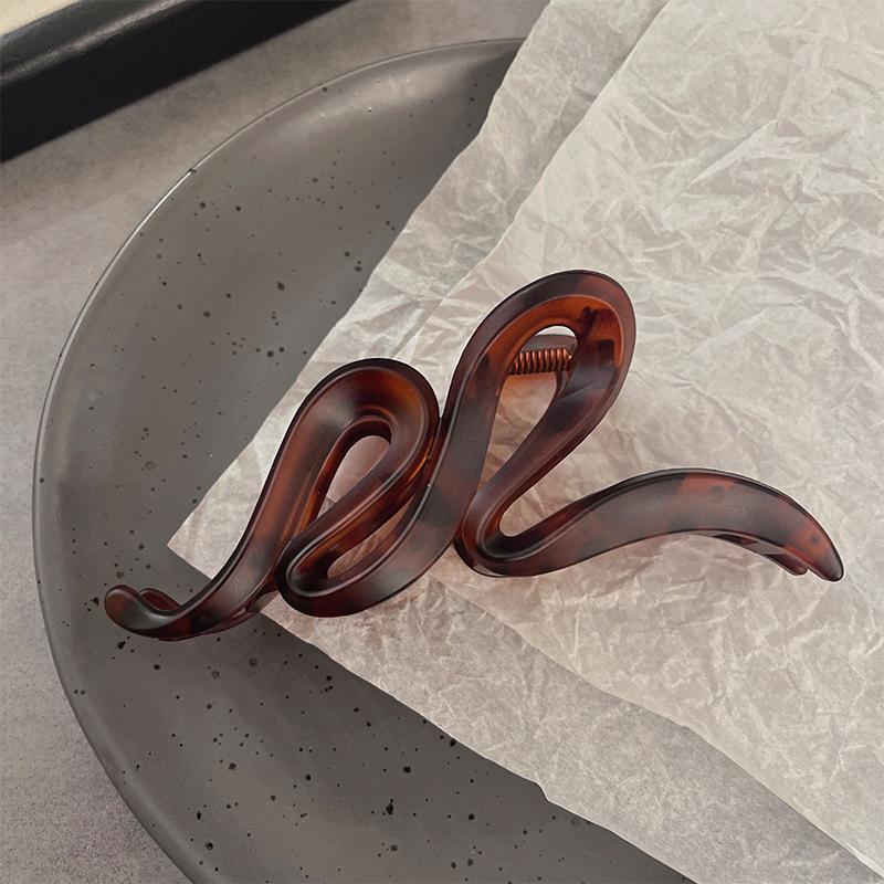 

Женская заколка для волос матовая волна зажим-краб однотонные акриловые заколки для волос для девочек большая заколка для хвостика аксессуары для волос Size fits all