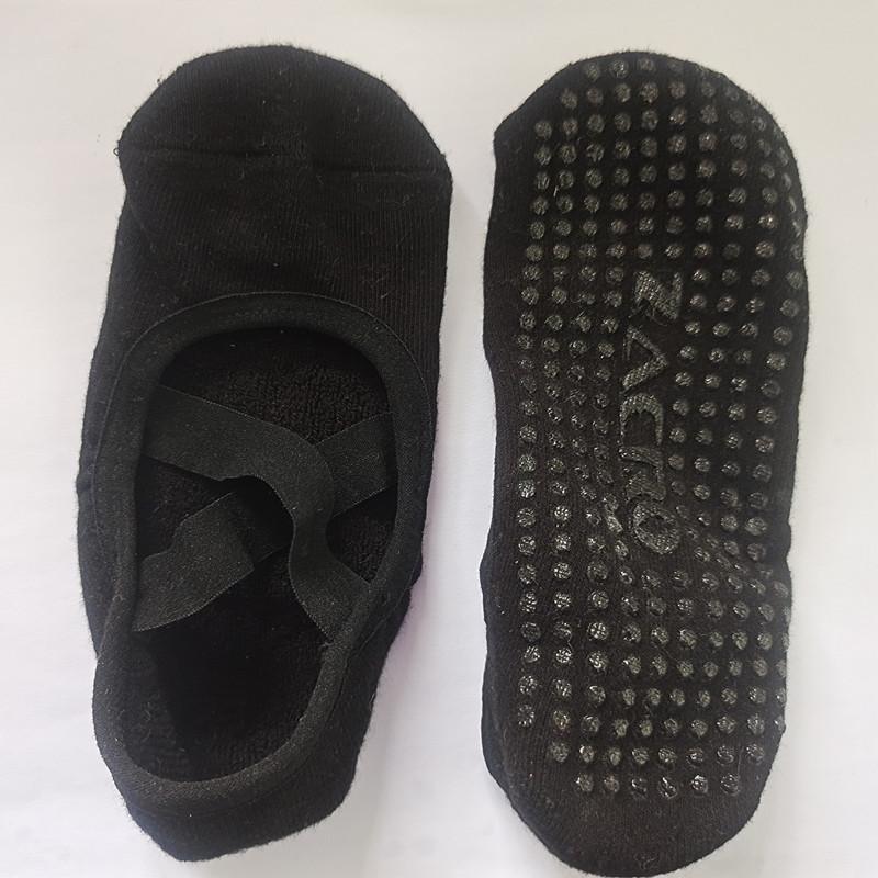 Women's Non-Slip Yoga Socks with Cross Straps - Sweat-Absorbent Ankle Socks for Pilate & Trampoline