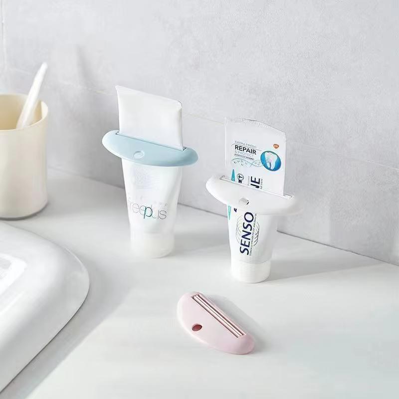 A Manual Toothpaste Squeezing Tool for Home Use, Squeezing Cosmetics, Facial Cleansers, Hand Creams, and Aromatherapy Creams