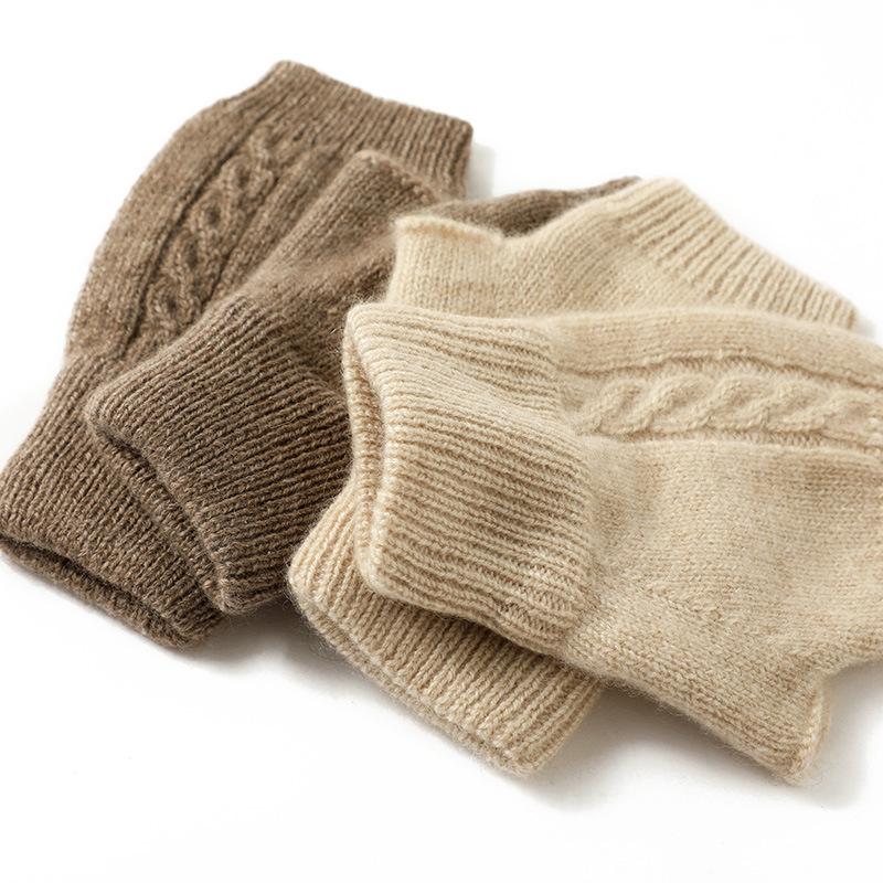 New Autumn and Winter Style Women's Half Finger Retro Twisted Flower Warm Thickened Hand Protection Knitted Gloves