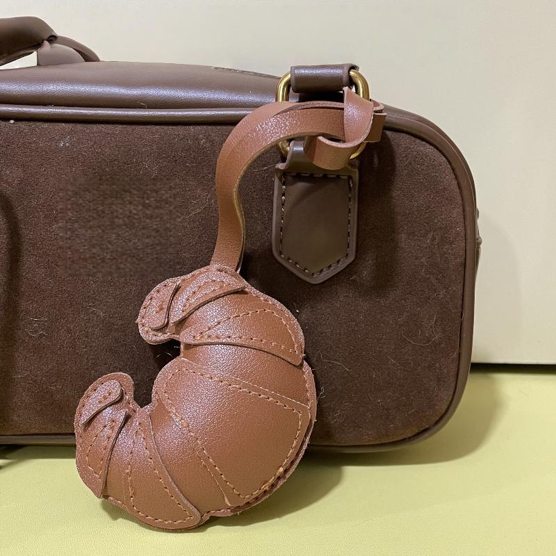 1Pcs Luggage Accessories Creative Croissant Keychain Leather Bread Shape Handbag Messenger Bag Underarm Bag Pendant