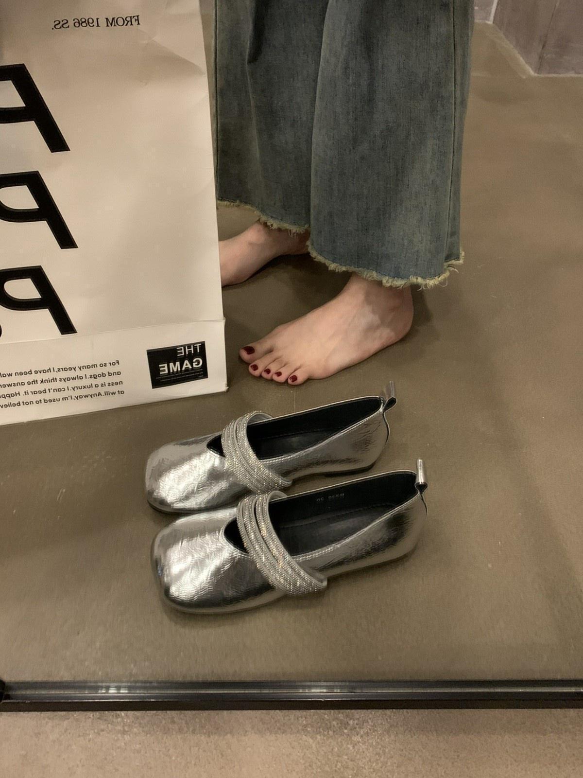 

Стразы со стразами и балетками Мэри Джейн 2024 года, новые весенне-осенние туфли с квадратным носком и неглубоким горлом, универсальные французские нежные одинарные туфли с плоской подошвой 35 серебряный