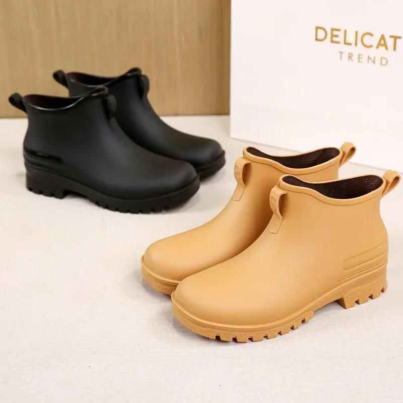 Fashion 2025 Fashionable Unisex Outdoor Waterproof Rain Boots Men's Lightweight Polyurethane Shoe Covers Round Toe Ankle Height Hombres