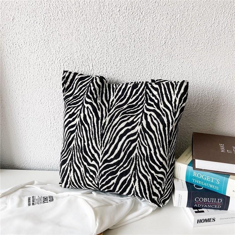 Stylish Black Bucket Bag For Women With Large Capacity Trendy Shoulder Design