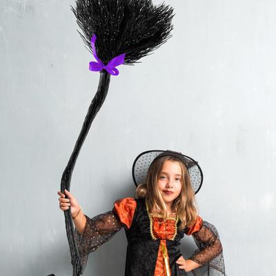 Halloweenské dekorace čarodějnického koštěte Cosplay doplněk Plastové kouzelné koště Harryho Pottera Rekvizita 3 stuhy Zelená Oranžová Fialová