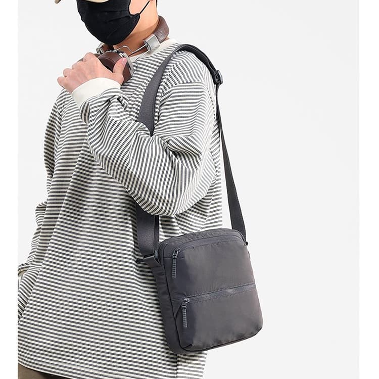 Japanese simple and lightweight nylon messenger bag