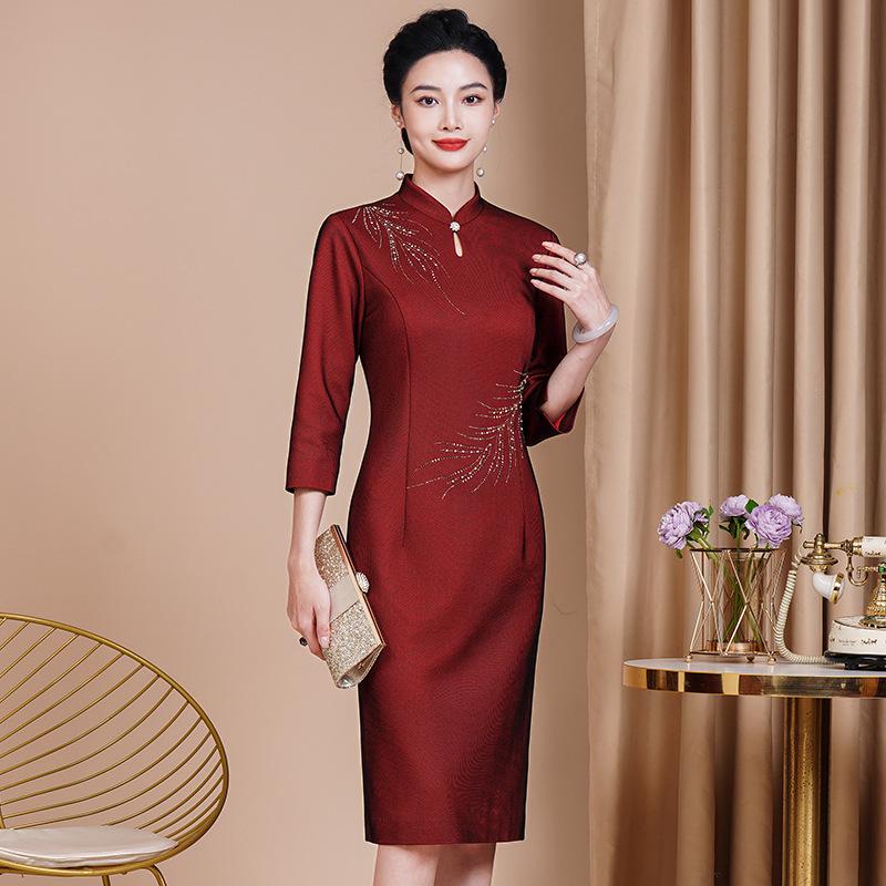 Elegant Mom's Plus Size Qipao Dress for Wedding or Celebration