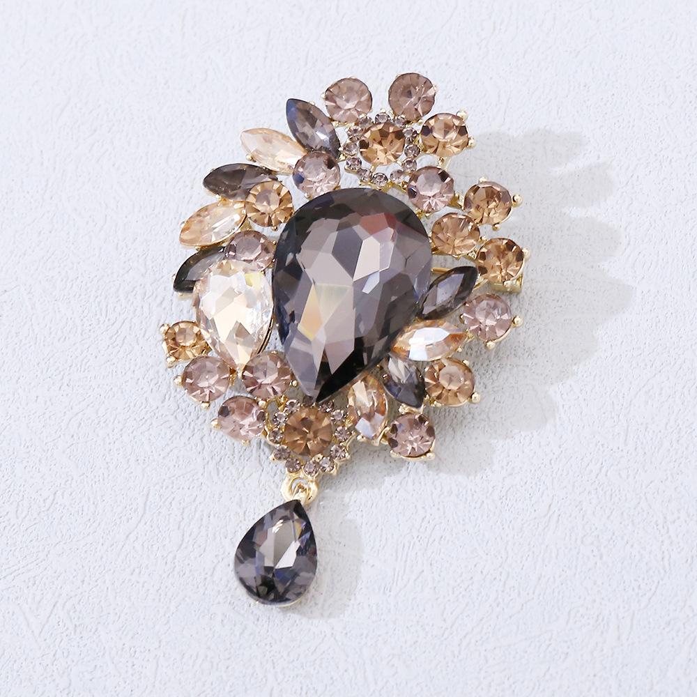 2026 Brooch European and American Luxury Super Flash Crystal Brooch Fashion Fur Coat Corsage Creative Pendant Crystal Pin Jewelry