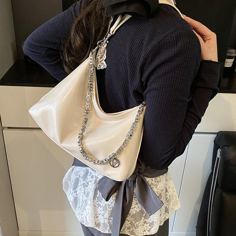 Premium texture fashionable versatile chain shoulder bag women's 2025 summer new simple messenger dumpling bag