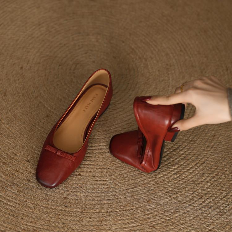 Soft and non-grinding feet~ Simple and versatile bow single shoes square head flat bottom 2025 spring new wipe leather work