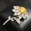 Goldene Blume Brosche Premium Leichter Luxus Eingelegte Zirkonia Brosche Zubehör Vielseitig Leichter Luxus Jacken Pin Geschenk