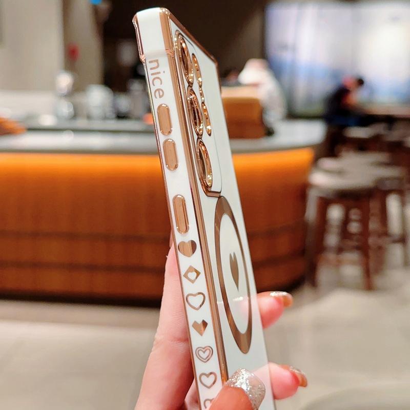 Jednobarevné pouzdro ve tvaru srdce z měkkého TPU s magnetickým zapínáním pro Samsung Galaxy S25 Ultra S24 FE S23 Plus S22 s náramkem, nárazuvzdorné, tenké, s podporou bezdrátového nabíjení, kryt na telefon