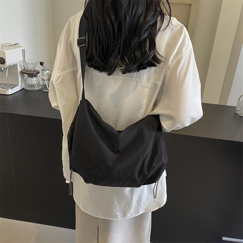 Einfarbige Umhängetasche Studenten Schultertasche mit großer Kapazität Damen Hobo-Tasche