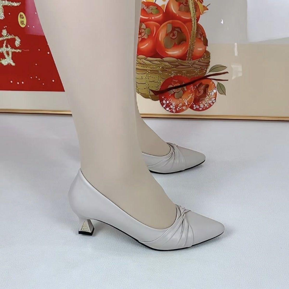 

Модные туфли-лодочки на высоком каблуке женские 2025 весна новые остроносые рабочие туфли-лодочки простой темперамент рабочие туфли 40