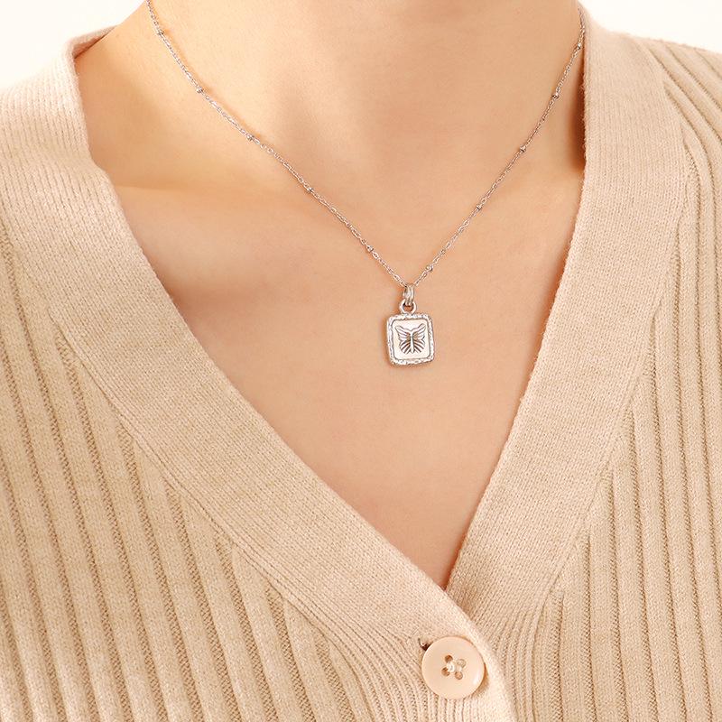 Korean Style Butterfly Mother-of-Pearl Pendant Necklace for Women in 18K Gold-Plated Titanium Steel