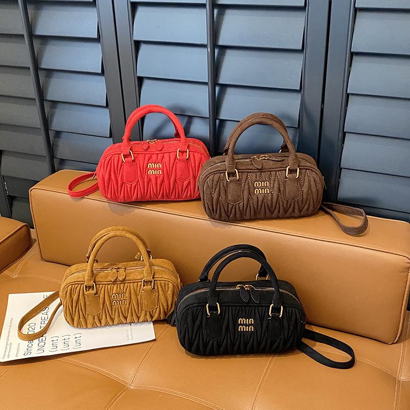 Popular 2025 Autumn New Folded Handbag Bowling Fashion One Shoulder Crossbody Pillow Small Square Bag