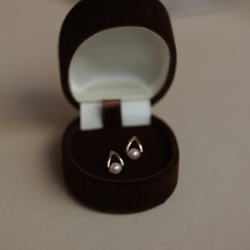 

Simple Temperament INS Pearl Geometric Stud Earrings for Women 925 Sterling Silver 14k Gold Plated Jewelry Gift Silver