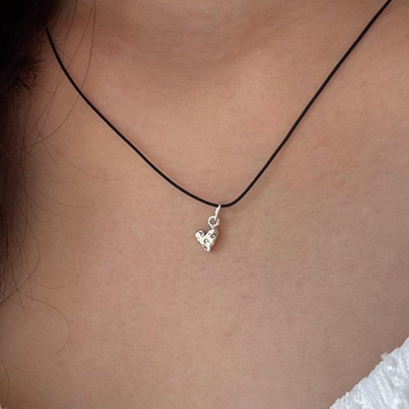 TO.STONE Mellow Heart Necklace (Glossy Black Strap)