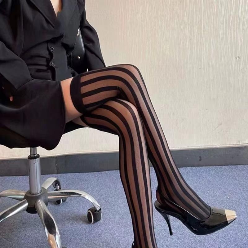 Nuovi Sexy Calze Nere a Righe Verticali Elasticizzate Coscia Alta Per Donna Estate Sottili Traspiranti Calze Sopra il Ginocchio Collant Trasparenti