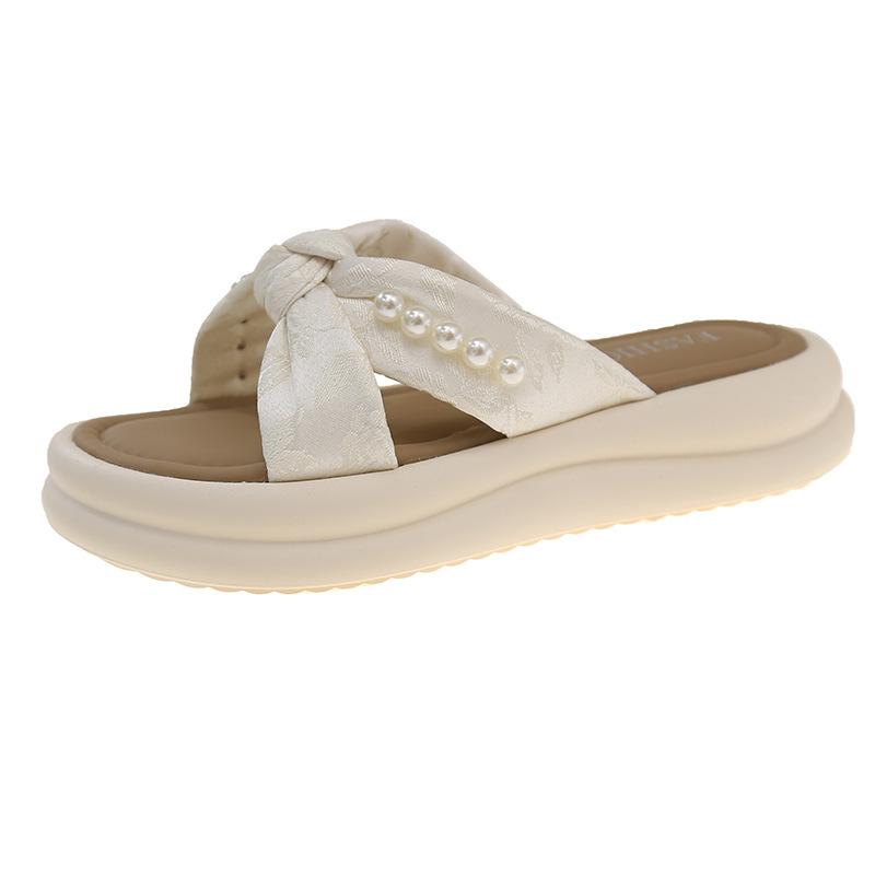 New Chinese style slippers women's summer outer wear pearl niche design sense 2025 new thick-bottomed French explosive sandals