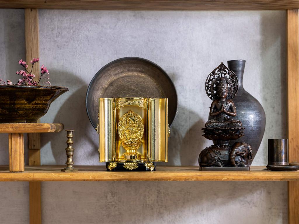 Buddhist statue Nyoirin Kannon Bodhisattva with shrine Takaoka copperware Kannon Bodhisattva (gold plated/24K) - "Tendai, Shingon, Rinzai" (Nyoirin Z)