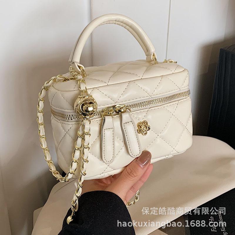 Premium mini bag women's spring and summer 2025 new white niche diamond chain messenger bag portable bucket bag
