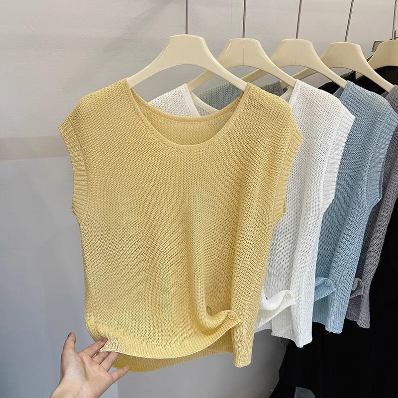 

The New Korean-style Knitted Vest, Round-neck T-shirt, Short Dopamine Outfit, Sleeveless Top, Exudes A High-end Vibe for Women one size світло-синій колір