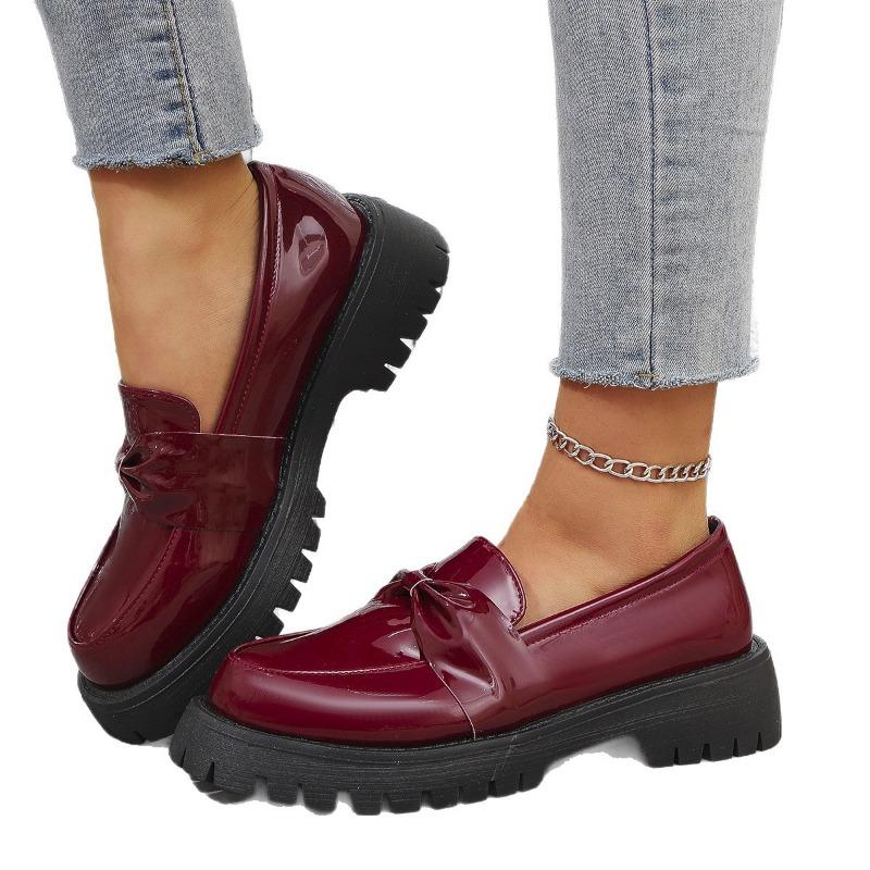 The New Style of Loafers Is A Pair of Thick-soled, Chunk-heeled Women's Shoes