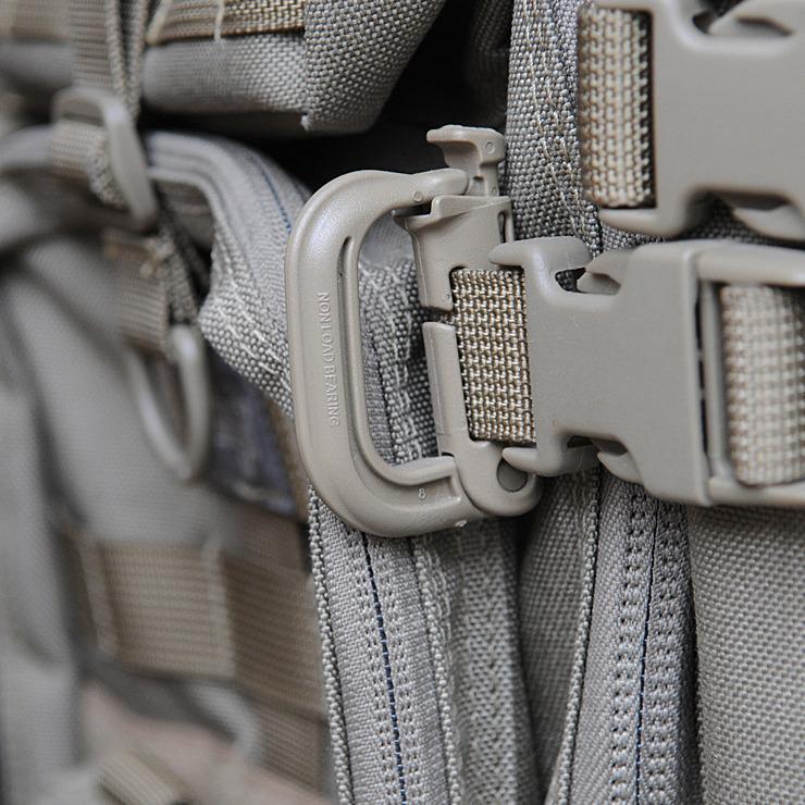 Moschettone tattico leggero tipo D: Plastica-Acciaio Accessorio Rapido per Alpinismo e Zaino (ITW GRIMLOC)
