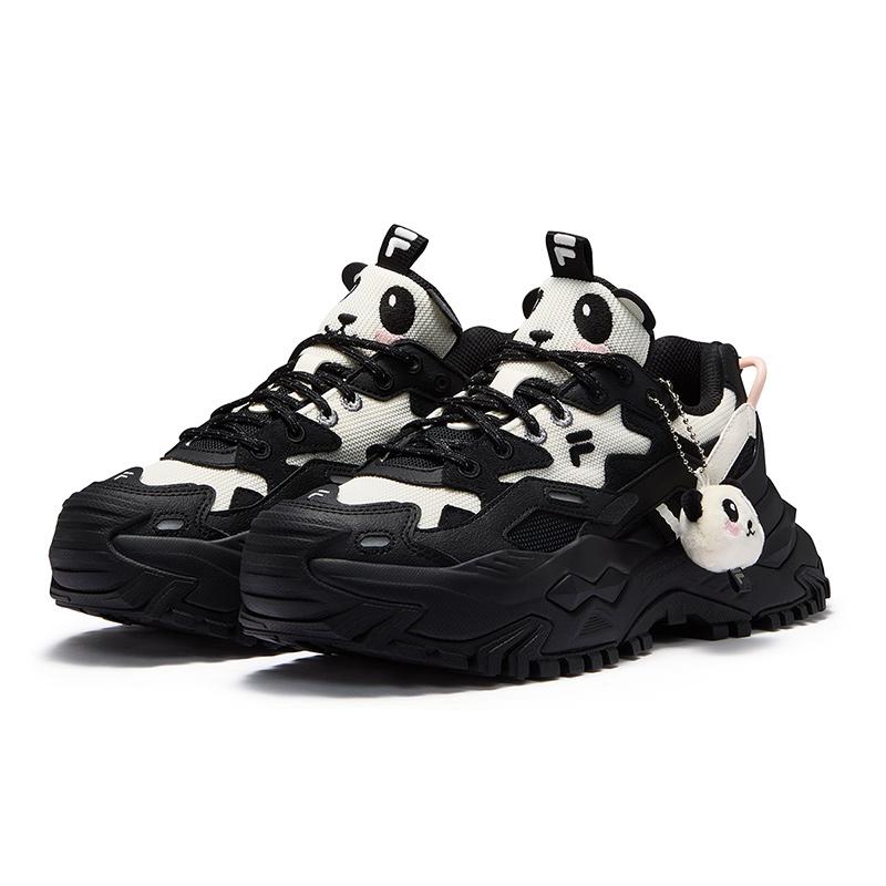 Fila Fusion Fashion Versatile Platform Low-Top Dad Sneakers Women sneakers Black White T12W521006FBG
