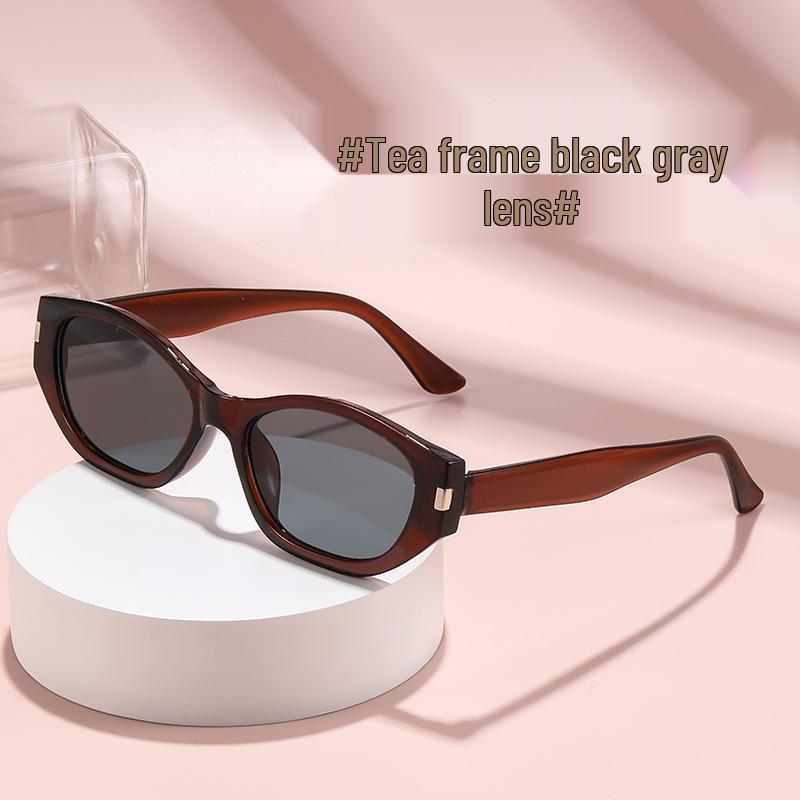 Retro Narrow Frame Sunglasses: Trendy Street Style for Women and Influencers Sunglasses