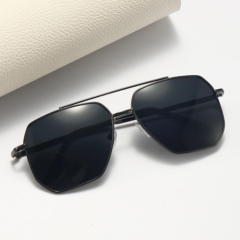 Men's Photochromic Polarized Sunglasses - UV Protection for Day & Night Driving