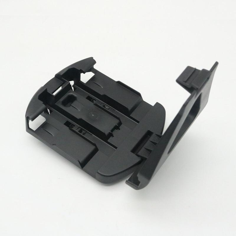 1X Warning Triangle Bracket Holder Clip For Mercedes-Benz W204 W212 W218 C/E/CLS