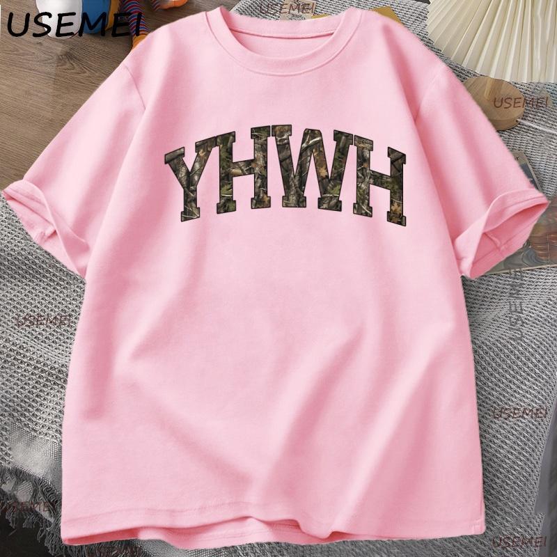 

Camo YHWH Tshirt Christianity Jesus T Shirt Preppy Christian Faith Bible Verse Tee Men Causal Cotton T-shirts Designer S рожевий