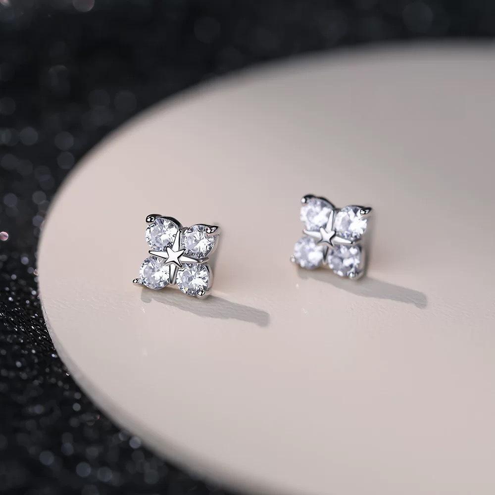 Lucky Clover Earrings Female Personality Temperament Versatile Earrings Summer Small Fragrant Ear Jewelry
