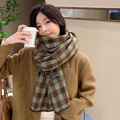 Women's Green Plaid Scarf: Trendy, Versatile, and Warm for 2024 Autumn/Winter