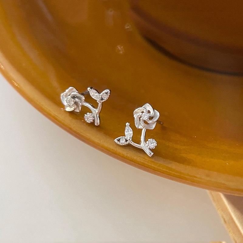 Cercei placați cu Argint S925 Cercei cu floare decupată franțuzească Cercei mini cu diamant roz pentru temperament blând feminin
