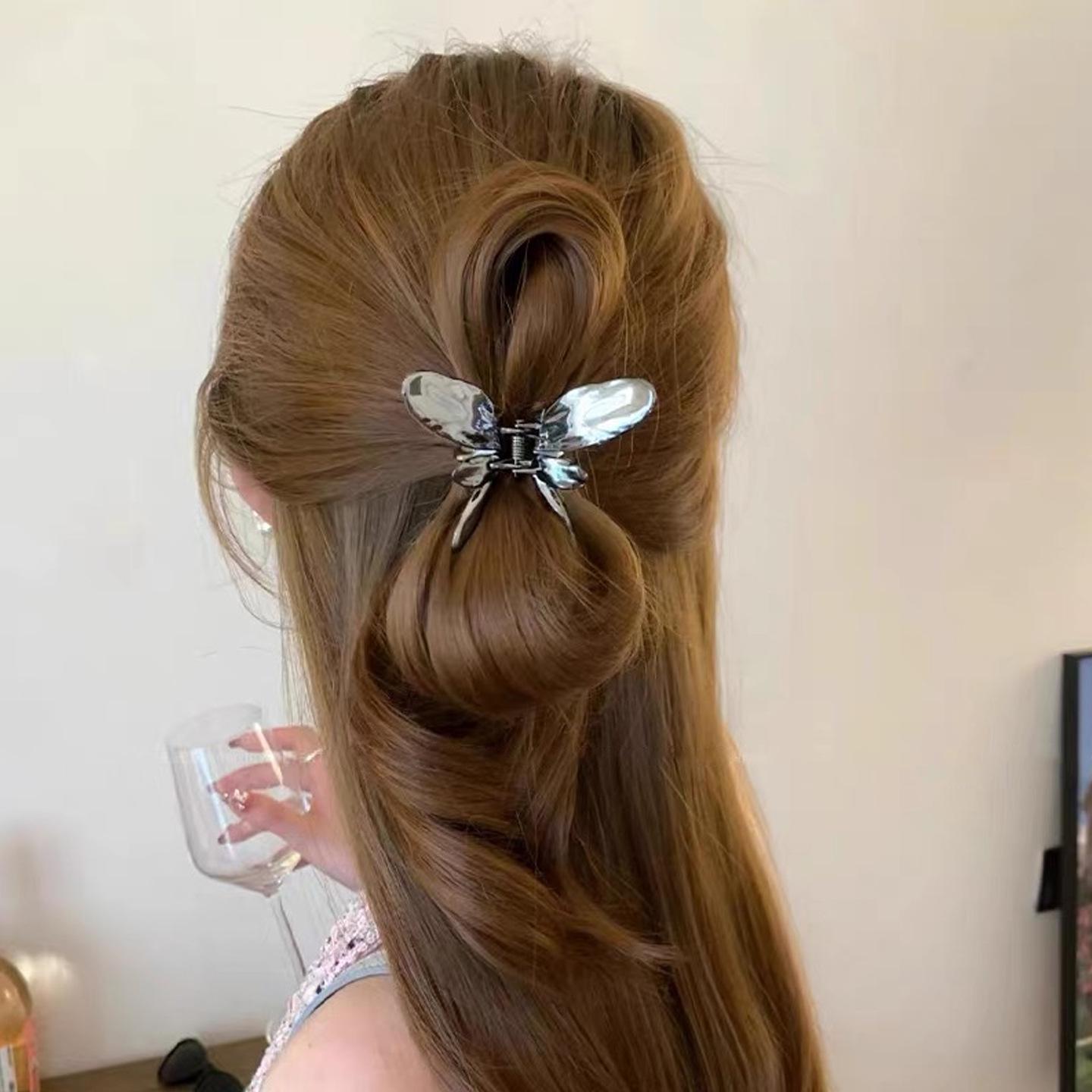 High-End Heart Ponytail Claw Clip for Women – Anti-Collapse Hair Accessory