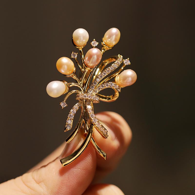Bo Xin Yun Elegant Freshwater Pearl Flower Brooch - Luxurious Coat Pin Gift