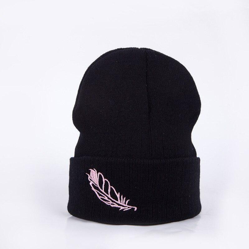 Unisex Winter Beanies Embroidery Feather Pink Balck Knit Hat Casual Comfortable Woolen Hat Warm Cold-proof Cap