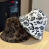 Winter Warm und Modisch Leopardendruck Imitation Nerz Plüsch Damen Outdoor Winddicht und Kälteschutz Ohrenschutz Warmer Pelziger Fischerhut