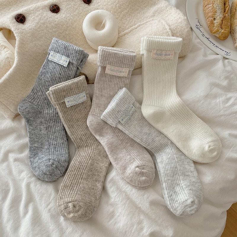Winter and Autumn Style Rolled-edge Fabric Label Wool Women's Mid-calf Socks, Simple and Versatile, Warm and Cozy, Chunky Socks