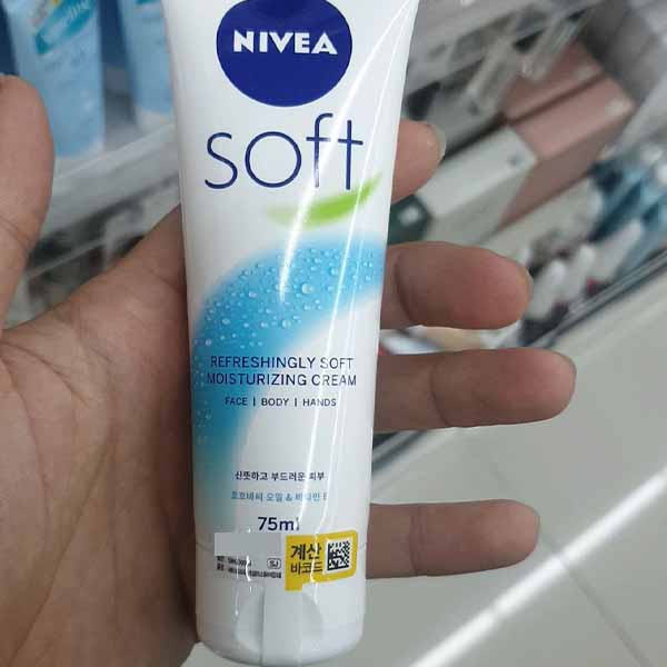 NIVEA Soft Refreshing Moisturizing 75ml
